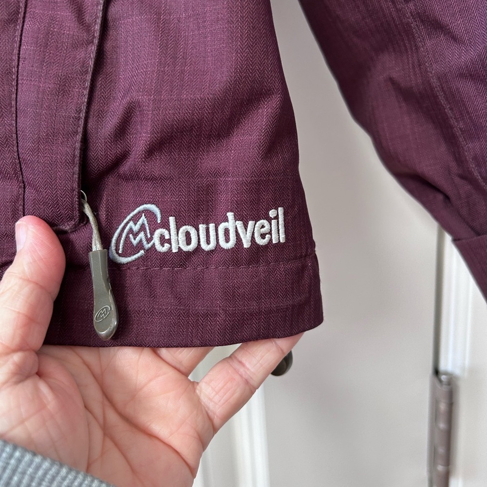Cloudveil Primaloft ski/winter coat. Pockets. Zip off hood. Venting. Purple. EUC - Picture 2 of 16
